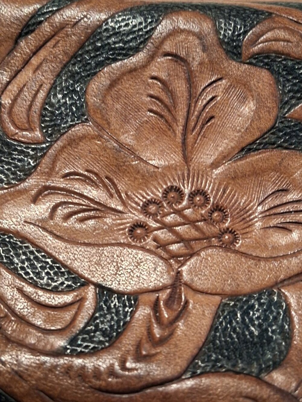 👜 Tooled Leather Key Wallet – 1970s Vintage Floral Design 🌼 - Picture 4 of 12